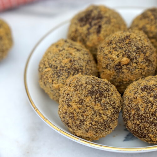 Easy Vegan Gingerbread Chocolate Truffles Recipe