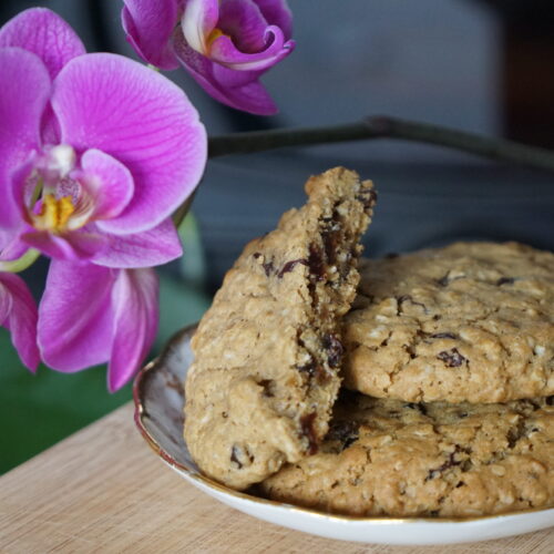 15 Minute Sugar Free Oatmeal & Raisin Cookie Recipe (Vegan)